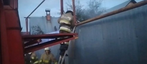 В Гранном под Новокуйбышевском пожарные предотвратили распространение огня